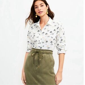 LOFT Women’s Palm Everyday Button Down Shirt Size XL